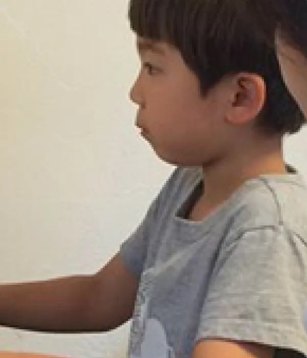 集中して楽しくレッスンを受けさせて頂いています